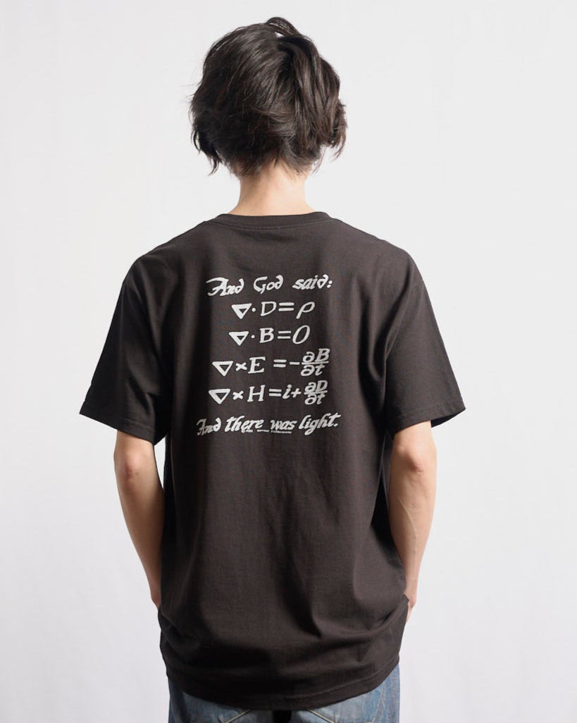 Cotton Expressions】Black Hole T-Shirt – PORT OF CALL ONLINE